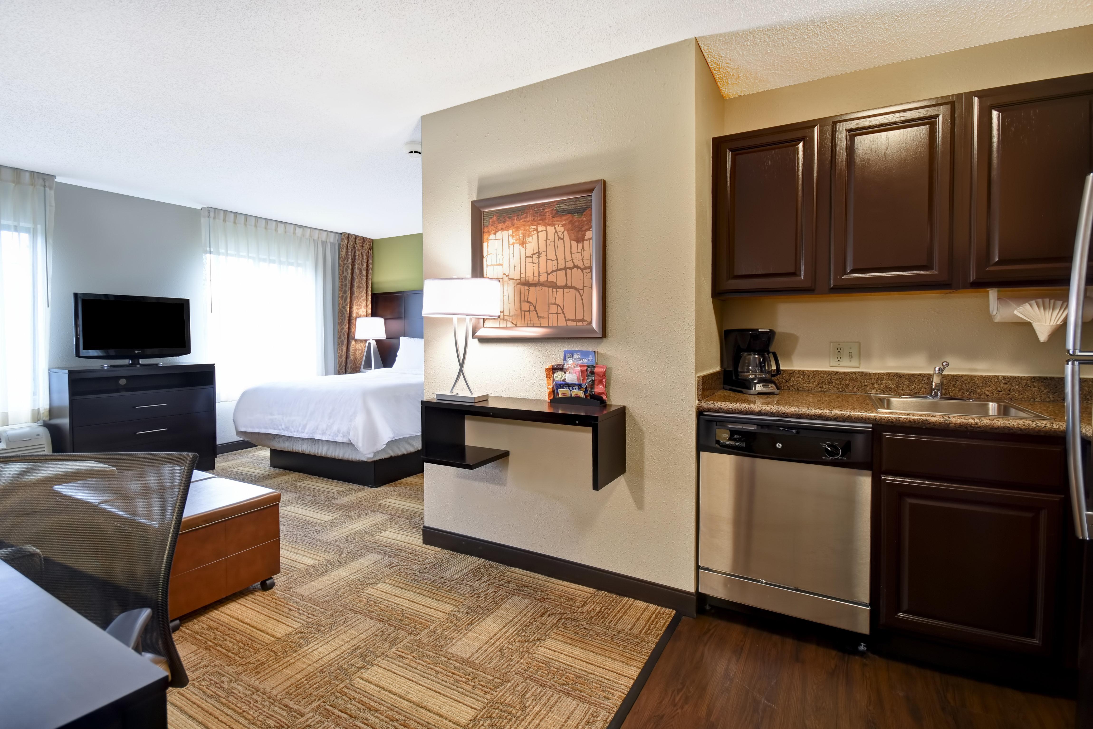 Staybridge Suites Grand Rapids-Kentwood By Ihg Каскейд Экстерьер фото