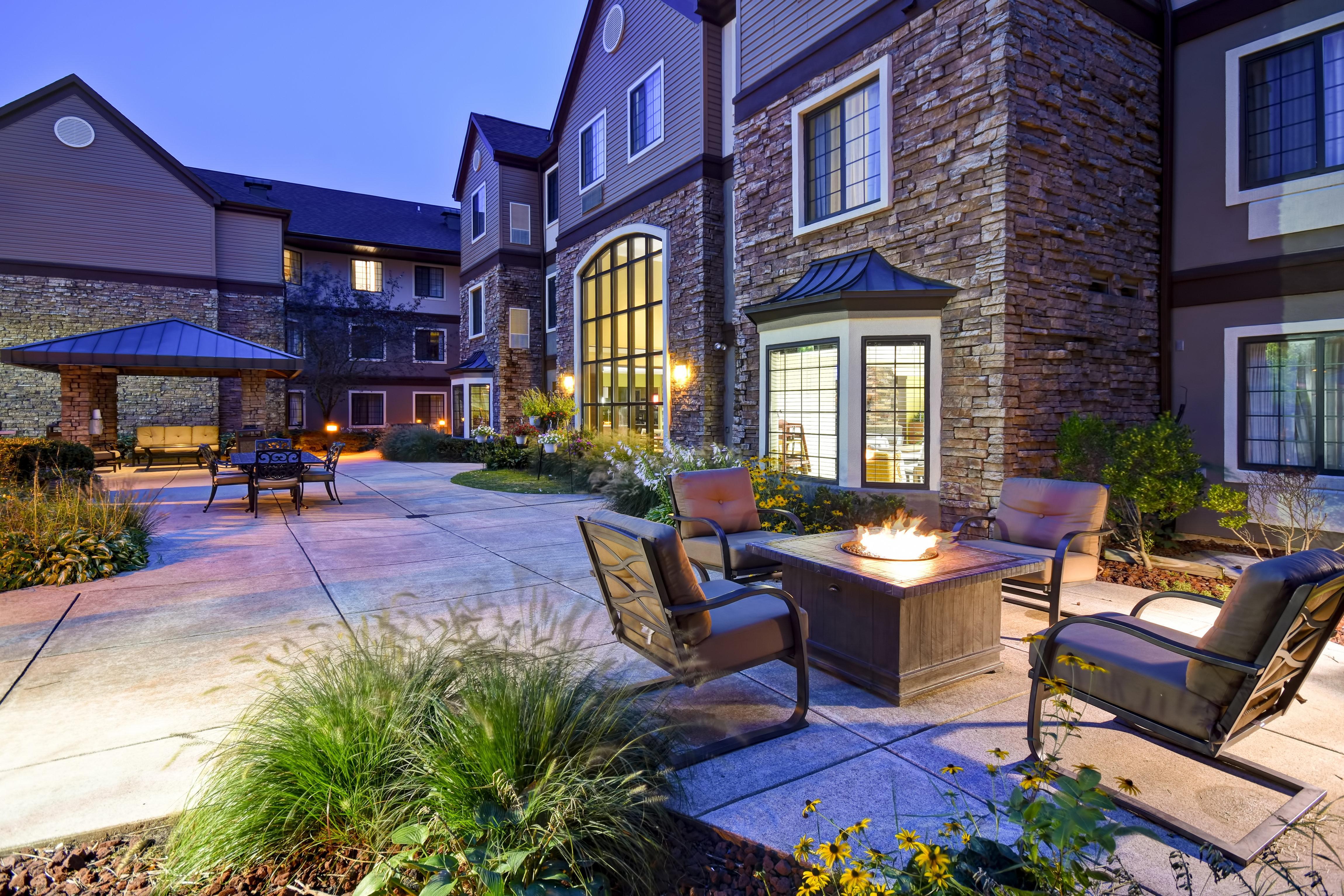 Staybridge Suites Grand Rapids-Kentwood By Ihg Каскейд Экстерьер фото