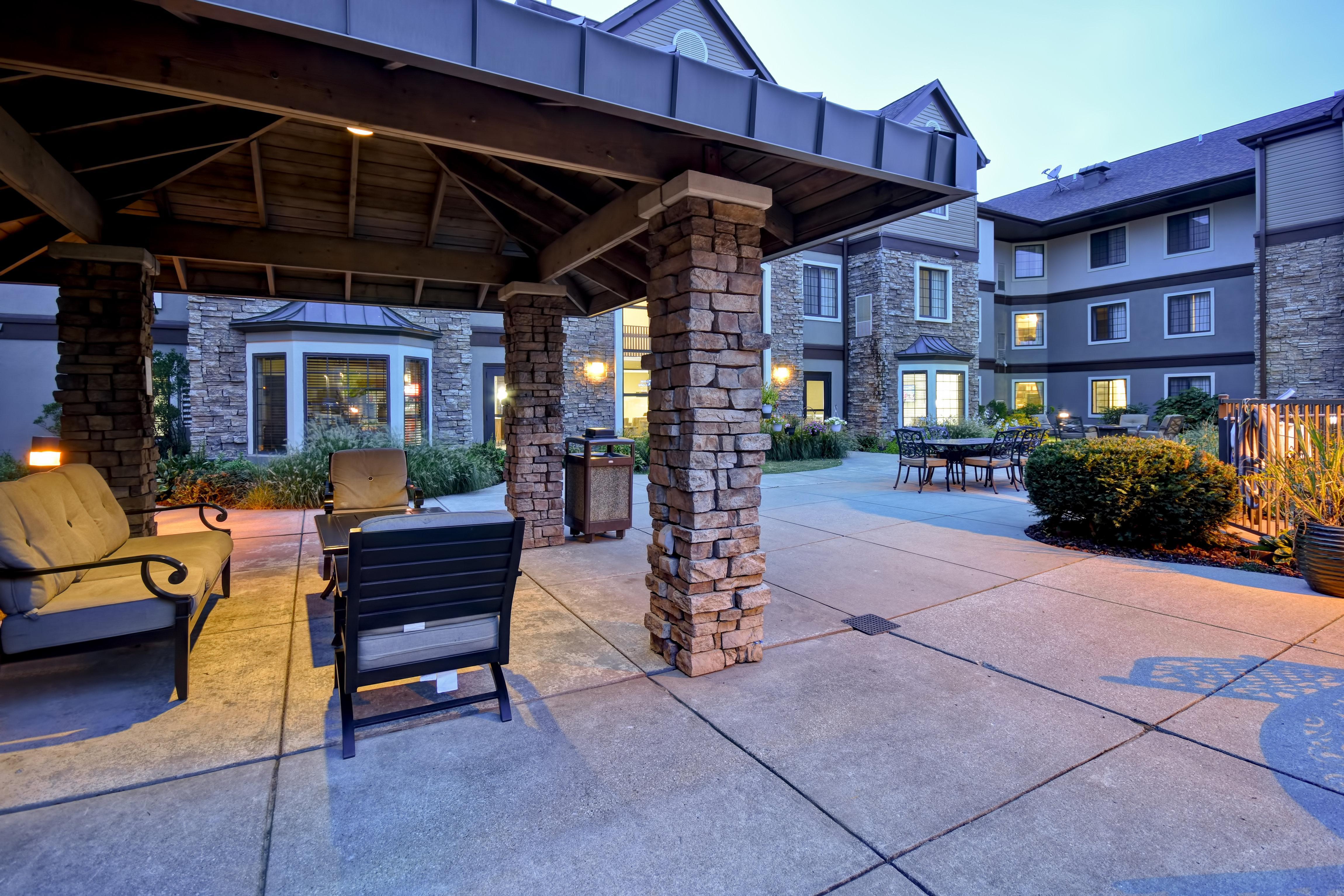 Staybridge Suites Grand Rapids-Kentwood By Ihg Каскейд Экстерьер фото