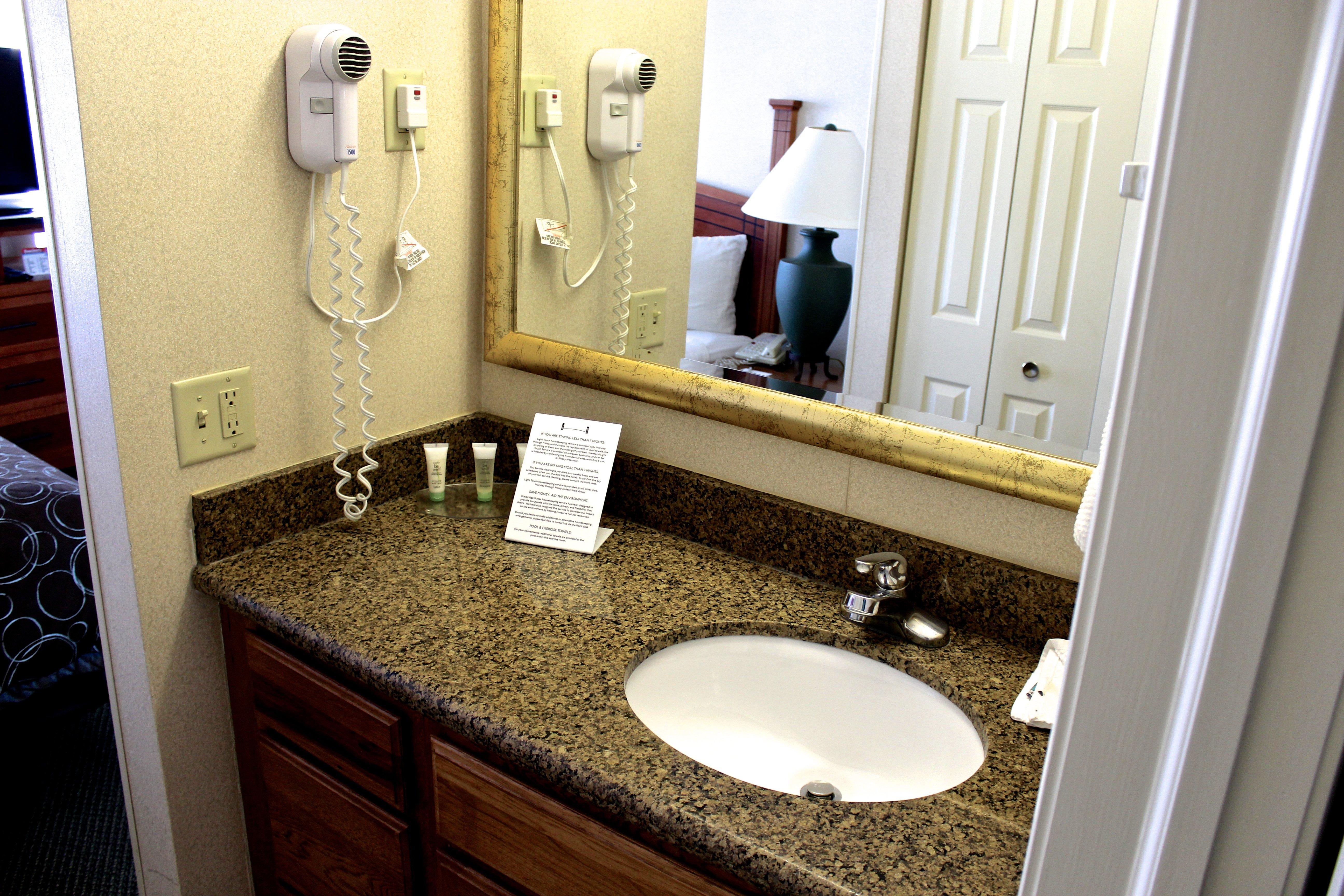 Staybridge Suites Grand Rapids-Kentwood By Ihg Каскейд Экстерьер фото