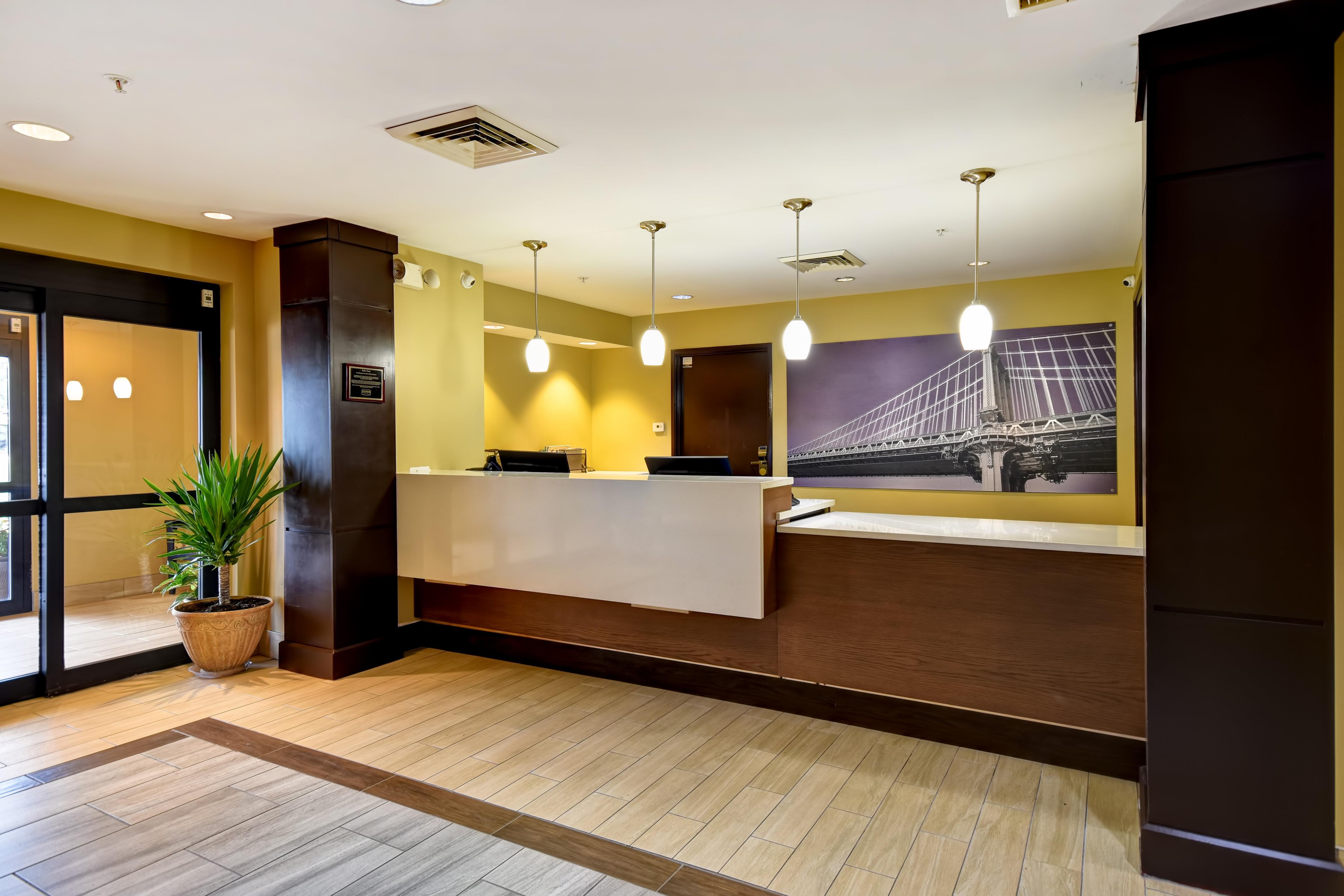 Staybridge Suites Grand Rapids-Kentwood By Ihg Каскейд Экстерьер фото