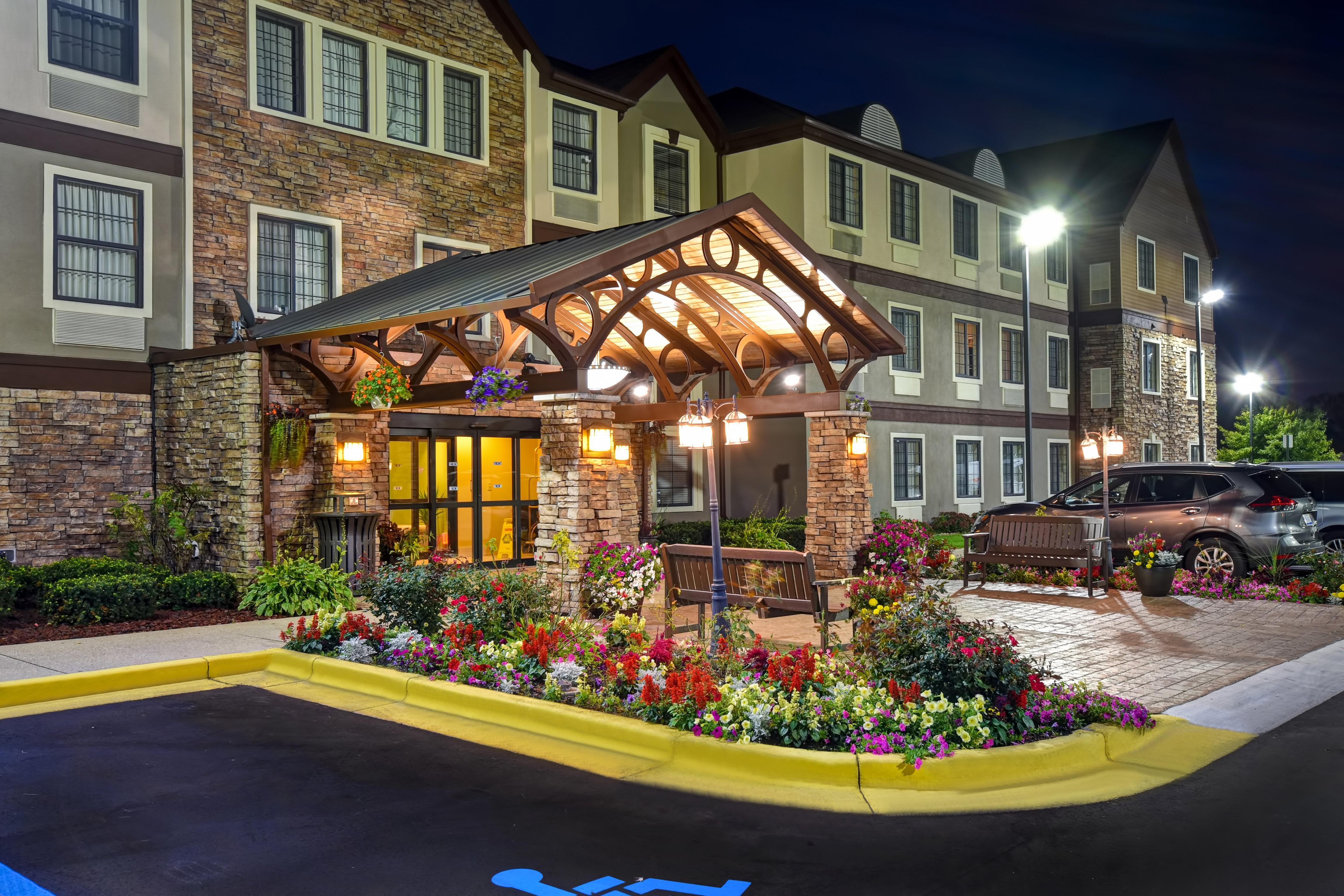 Staybridge Suites Grand Rapids-Kentwood By Ihg Каскейд Экстерьер фото